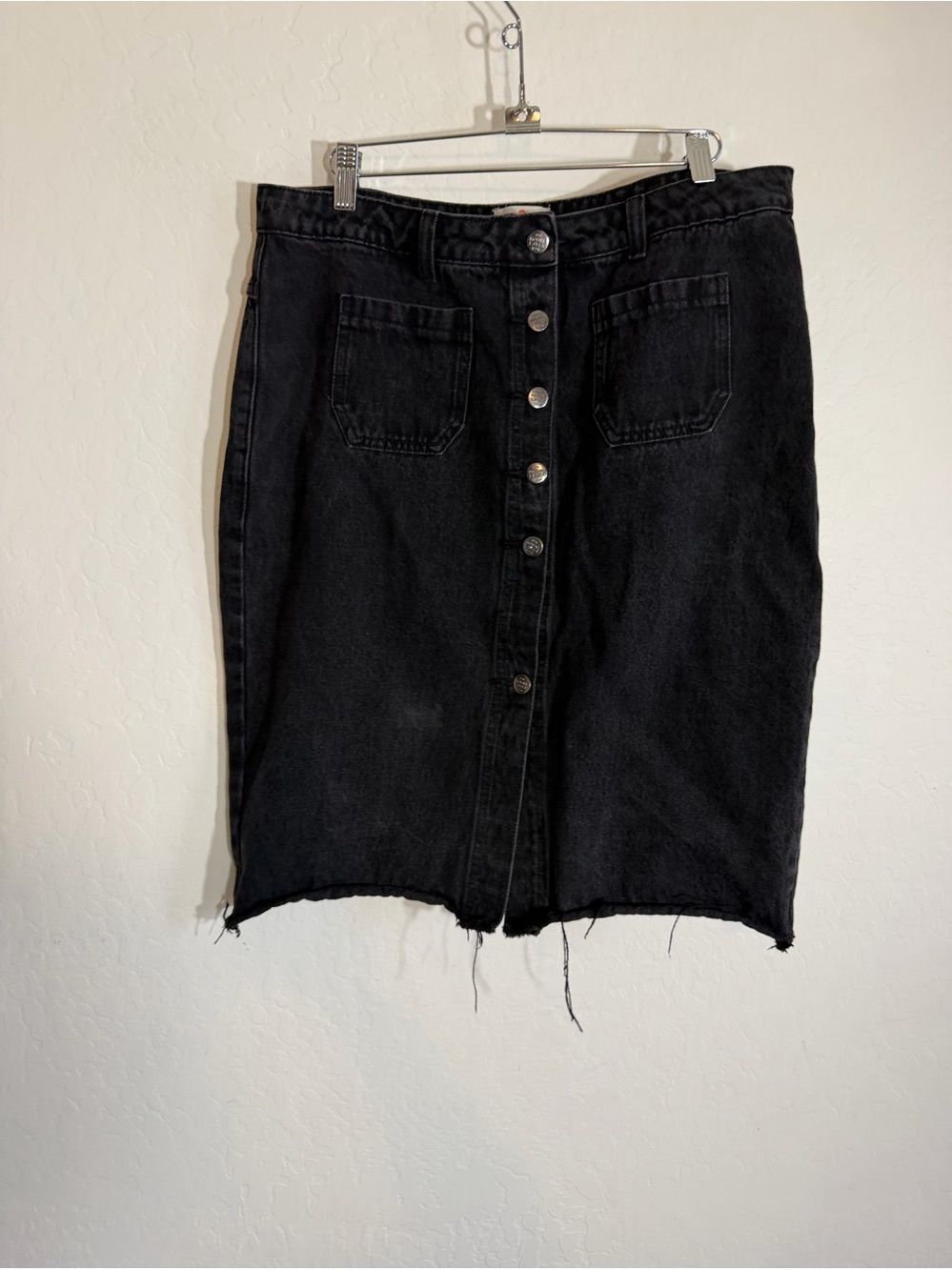 Marine Layer Blake Button-Front Denim Midi Skirt 30
